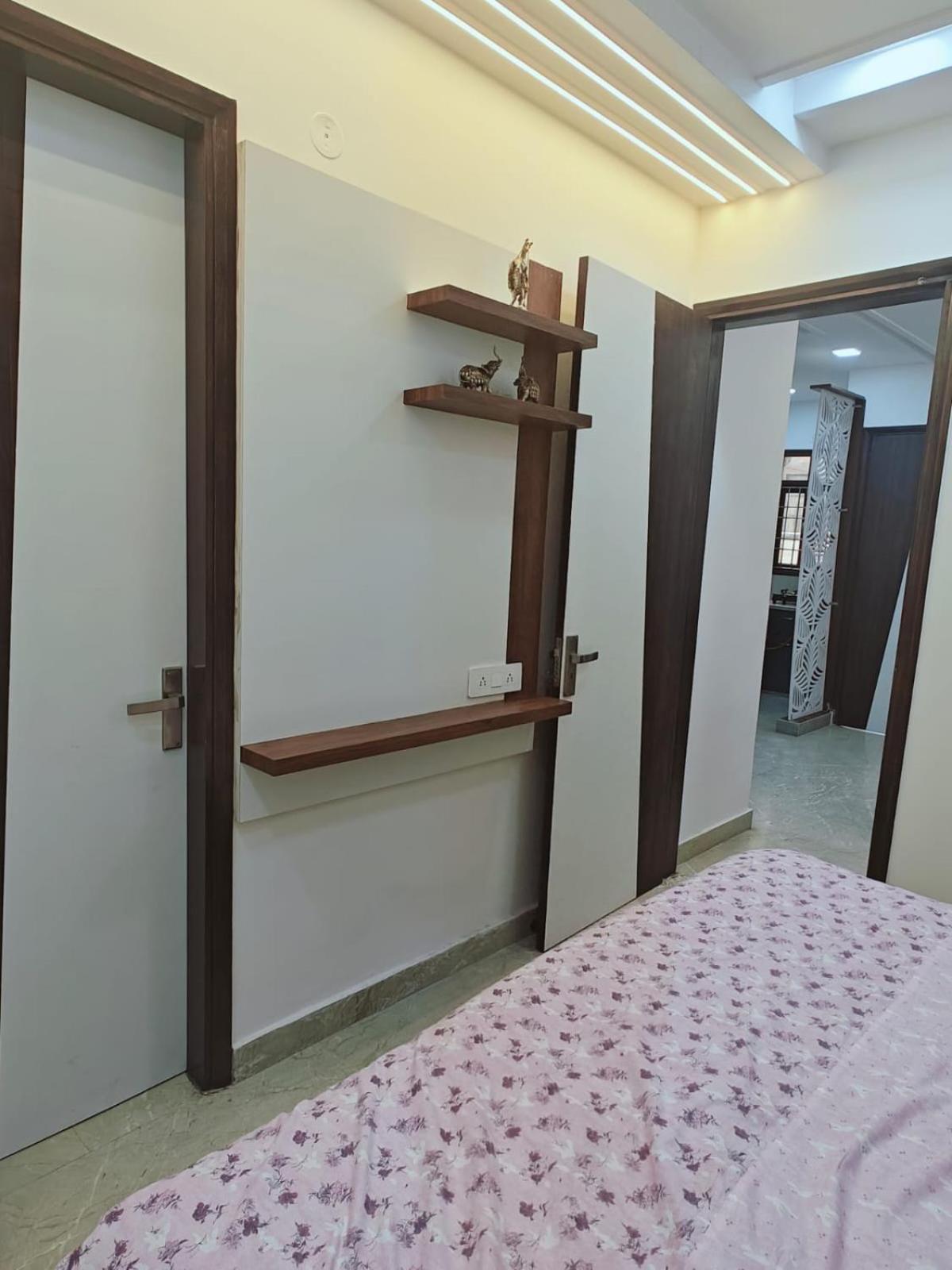 Cosy In Delhi Apartment *